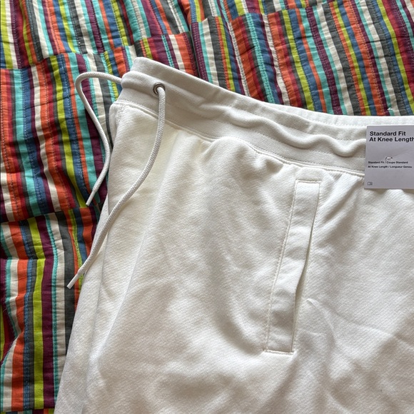 Nike Ivory Shorts Swoosh size large big logo cream black new with tags - Picture 3 of 14